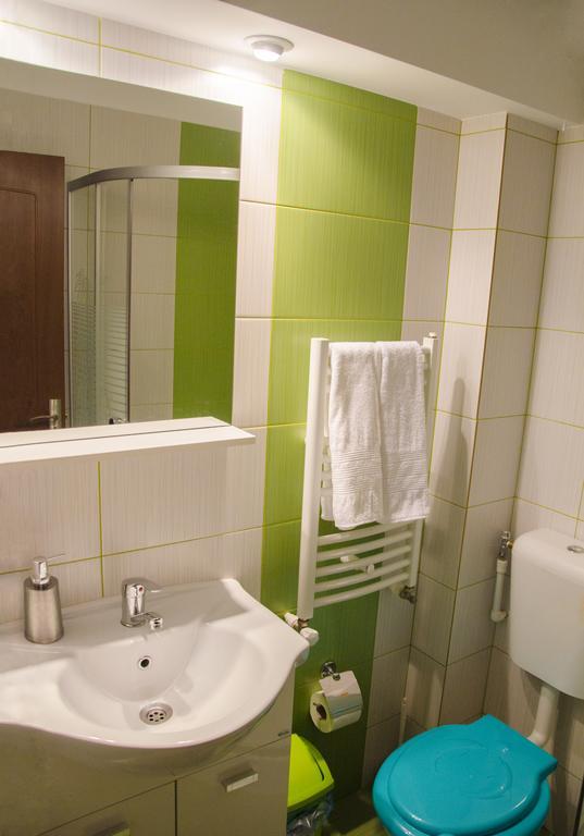 Pensiunea Krystinne Hunedoara Esterno foto