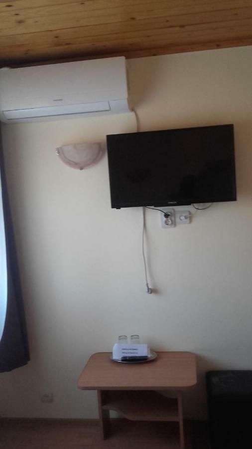 Pensiunea Krystinne Hunedoara Esterno foto