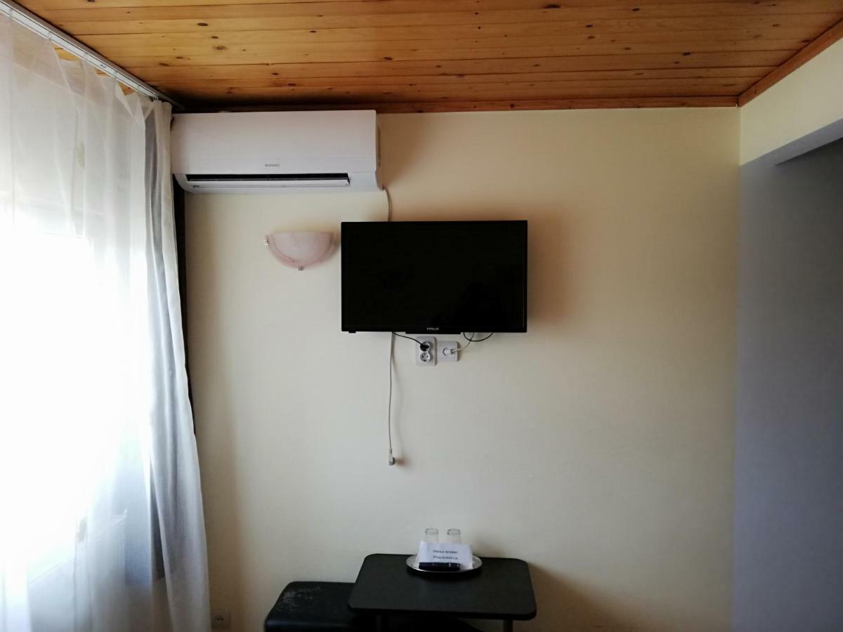 Pensiunea Krystinne Hunedoara Esterno foto
